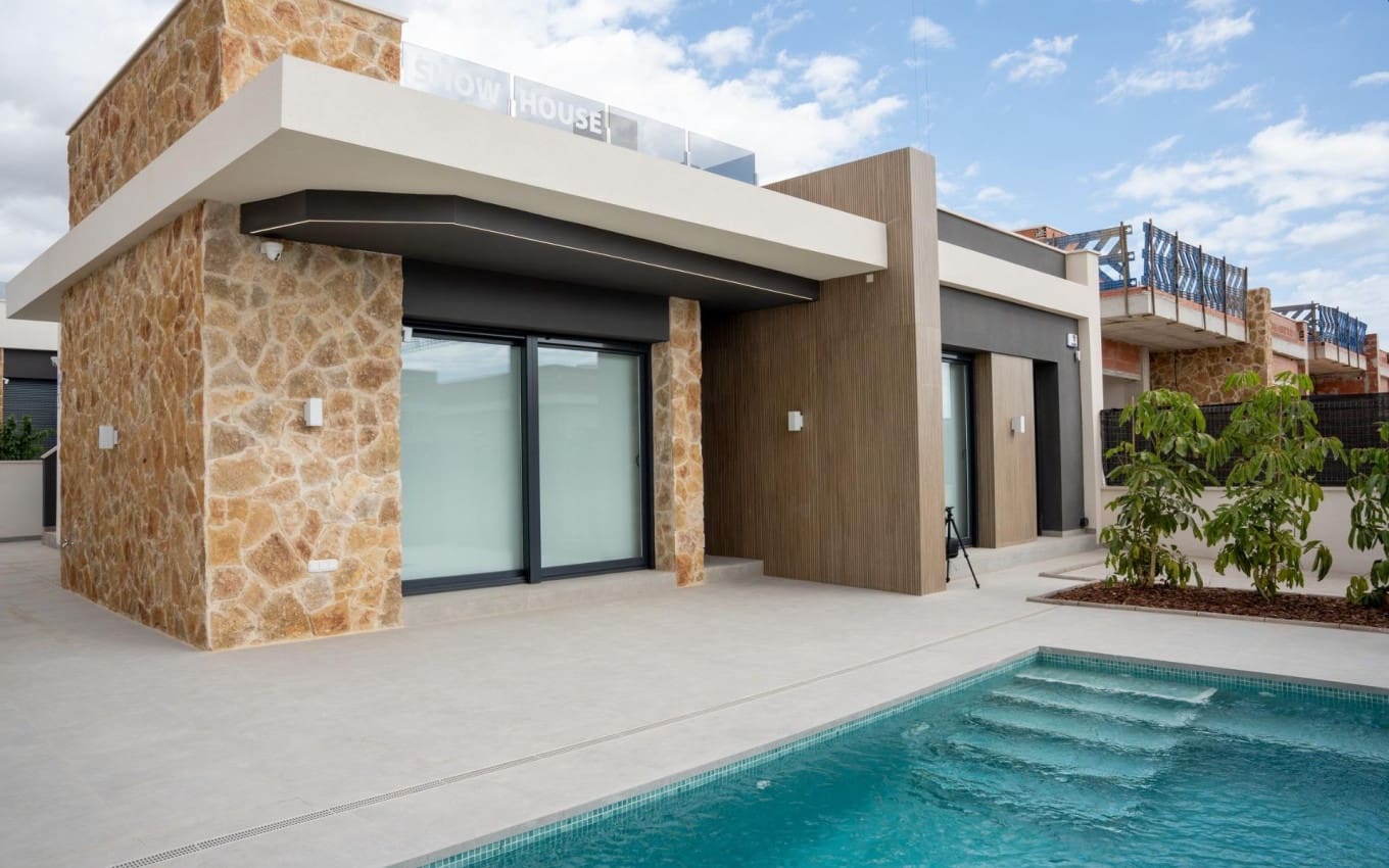 3 slaapkamer Villa te koop in Ciudad Quesada met zwembad garage - € 549.000 (Ref: 9968432)