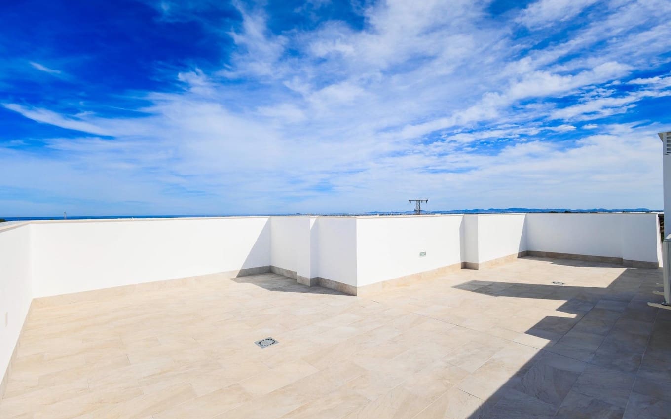 Chalet de 3 habitaciones en Pilar de la Horadada en venta con piscina garaje - 420.000 € (Ref: 9968434)