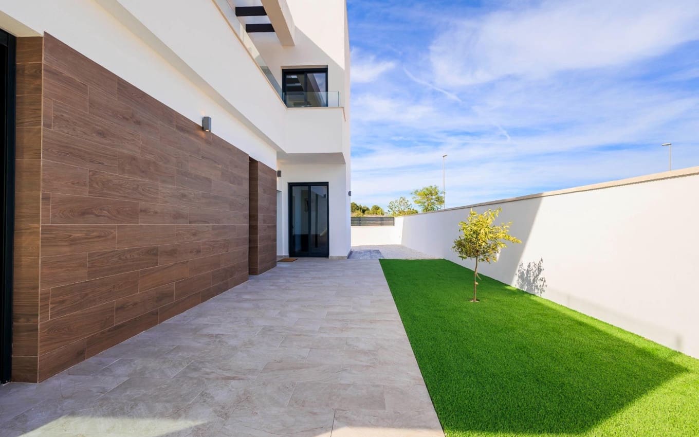 Chalet de 3 habitaciones en Pilar de la Horadada en venta con piscina garaje - 420.000 € (Ref: 9968434)