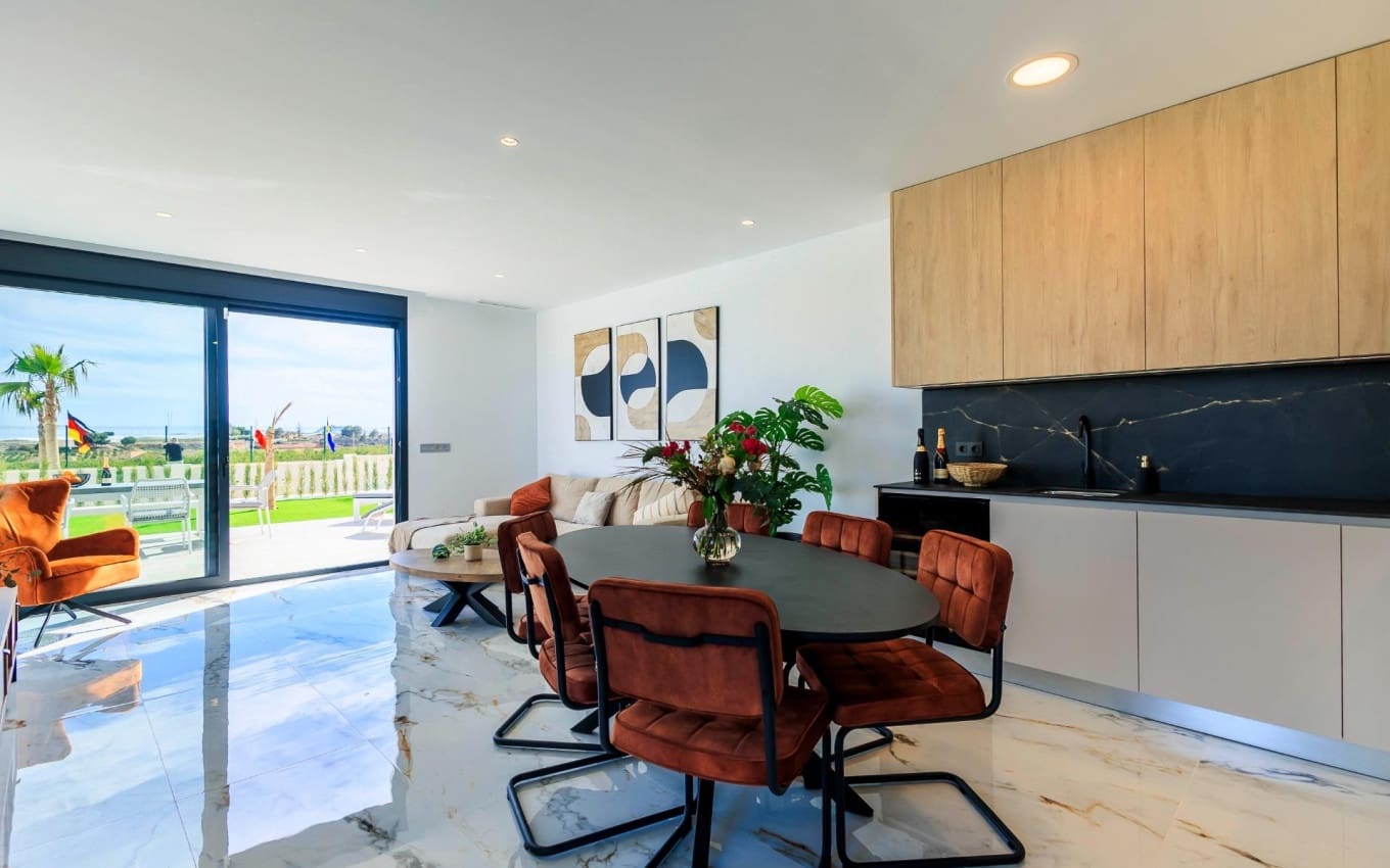 Chalet de 3 habitaciones en Pilar de la Horadada en venta con piscina garaje - 420.000 € (Ref: 9968434)