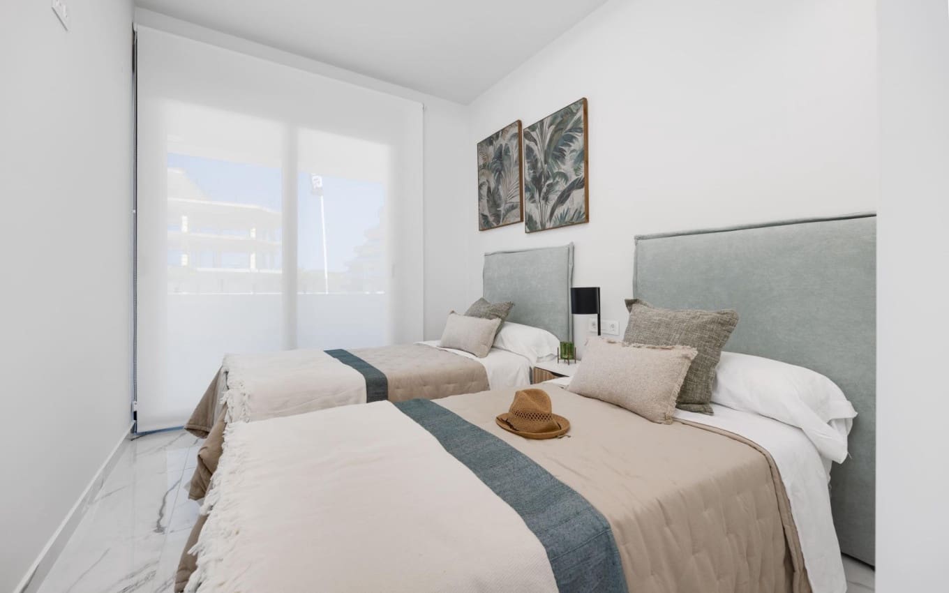 2 Zimmer Apartment zu verkaufen in San Miguel de Salinas mit Pool Garage - 230.000 € (Ref: 9968437)