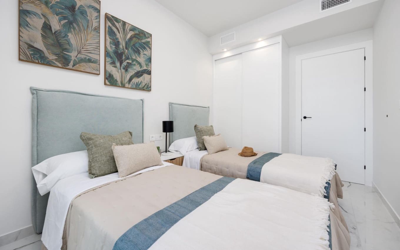 2 Zimmer Apartment zu verkaufen in San Miguel de Salinas mit Pool Garage - 230.000 € (Ref: 9968437)