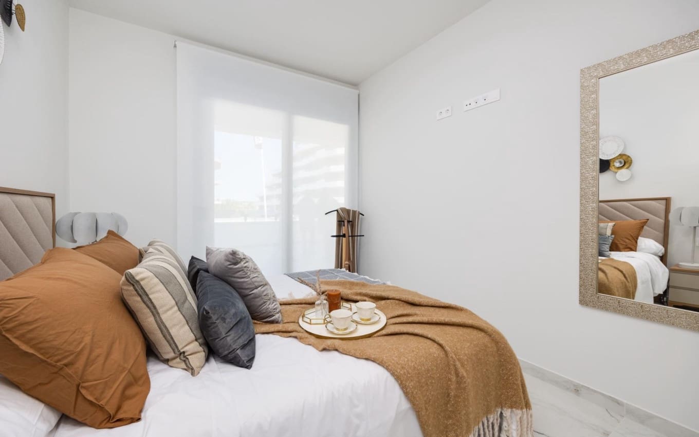 2 Zimmer Apartment zu verkaufen in San Miguel de Salinas mit Pool Garage - 230.000 € (Ref: 9968437)