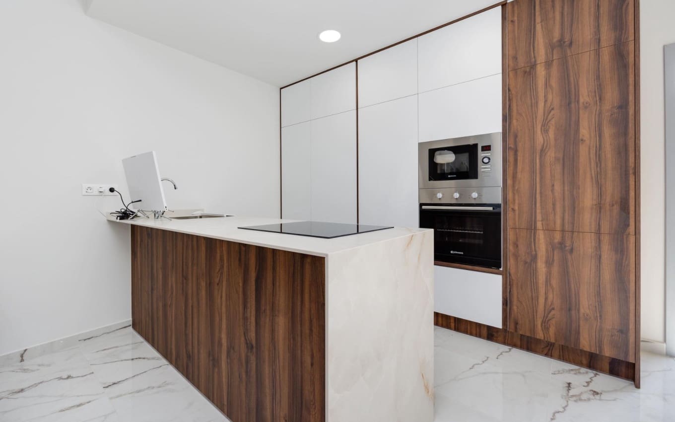 2 Zimmer Apartment zu verkaufen in San Miguel de Salinas mit Pool Garage - 230.000 € (Ref: 9968437)