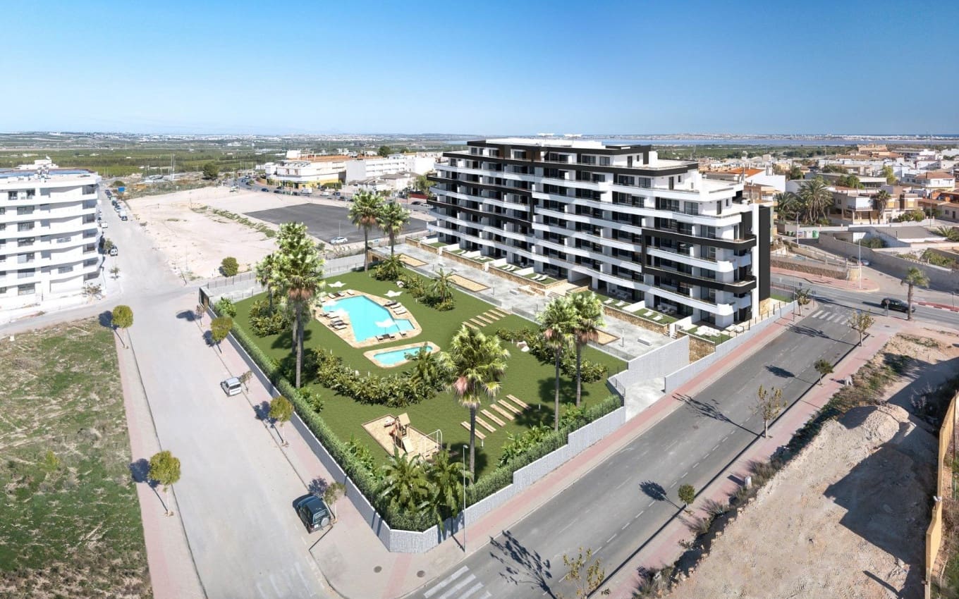 2 Zimmer Apartment zu verkaufen in San Miguel de Salinas mit Pool Garage - 230.000 € (Ref: 9968437)