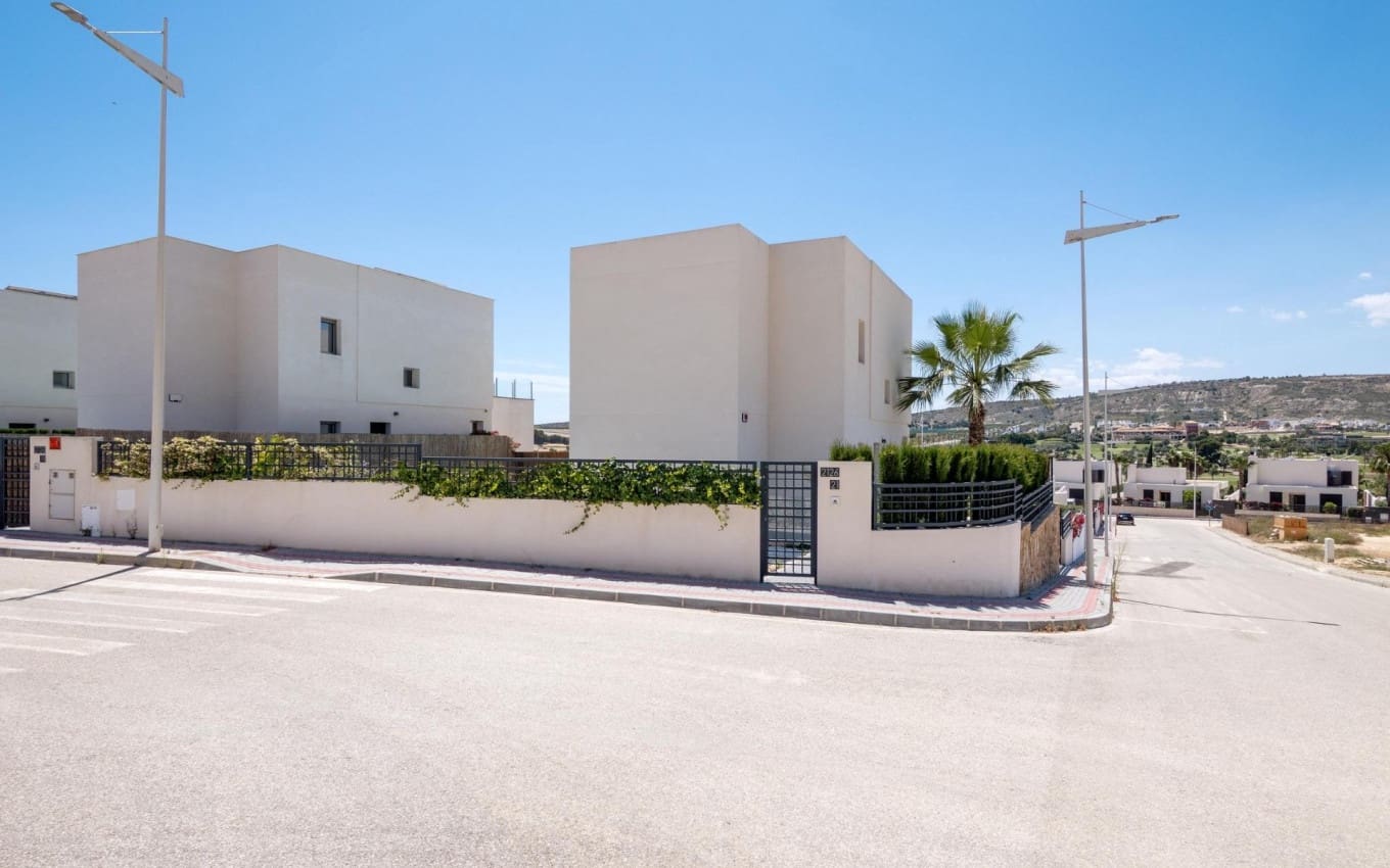 4 slaapkamer Villa te koop in Algorfa met zwembad - € 669.000 (Ref: 9968440)