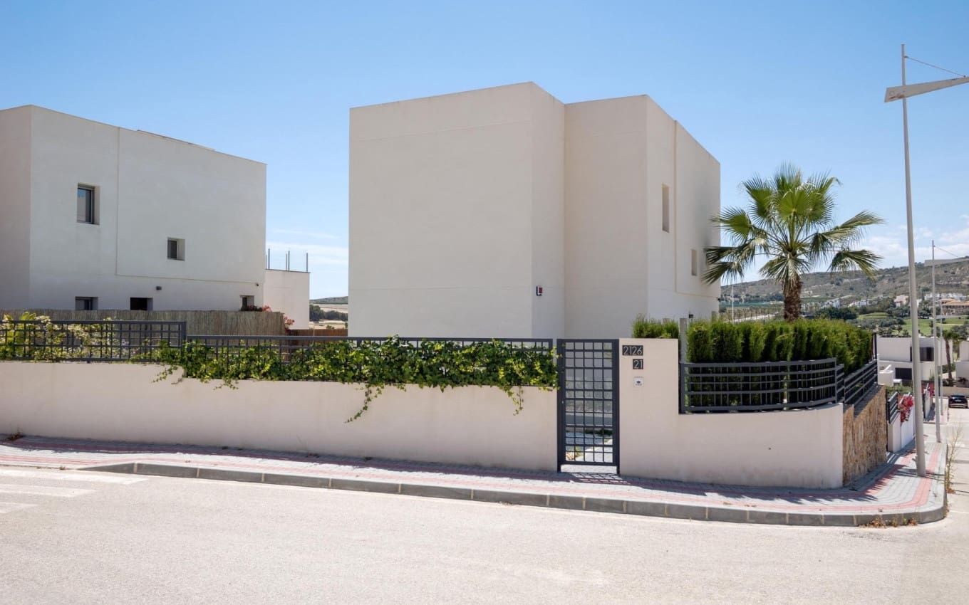 4 slaapkamer Villa te koop in Algorfa met zwembad - € 669.000 (Ref: 9968440)