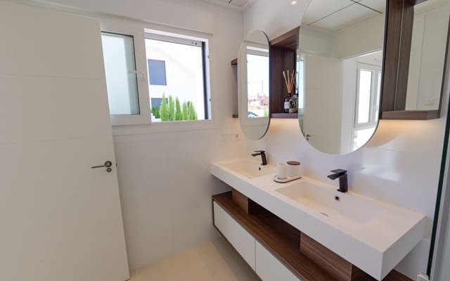 Apartamento de 2 habitaciones en Doña Pepa, Rojales en venta - 390.000 € (Ref: 9968444)