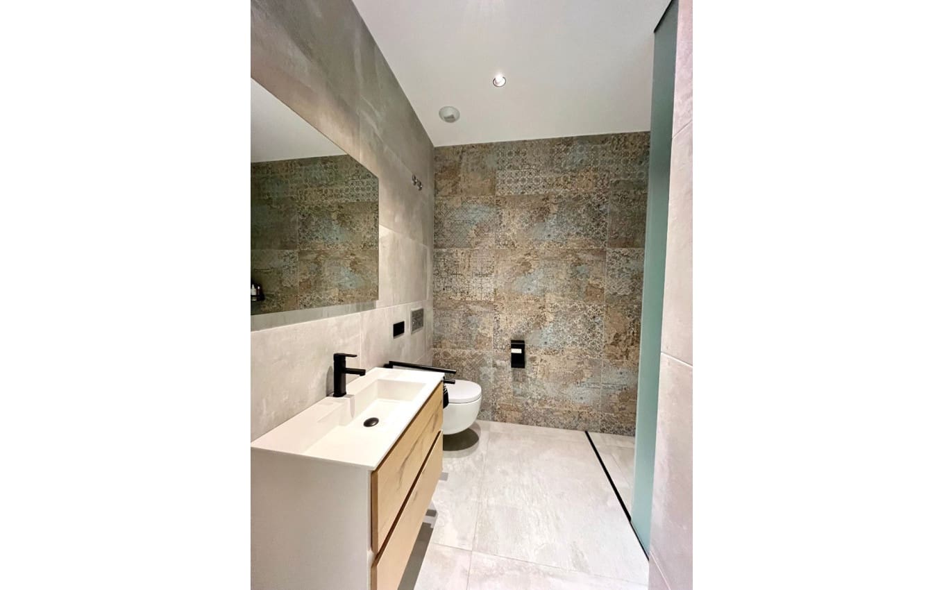 5 bedroom Villa for sale in Rojales with pool garage - € 949,000 (Ref: 9968446)