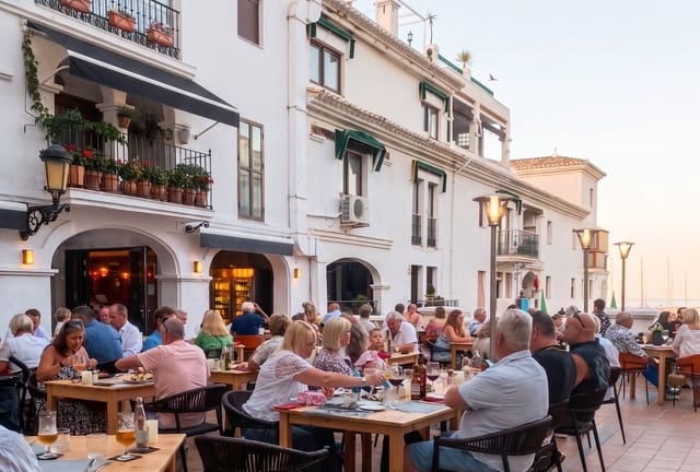 Restaurant/Bar til salgs i Puerto de la Duquesa, Manilva med garasje - € 795 000 (Ref: 9858167)