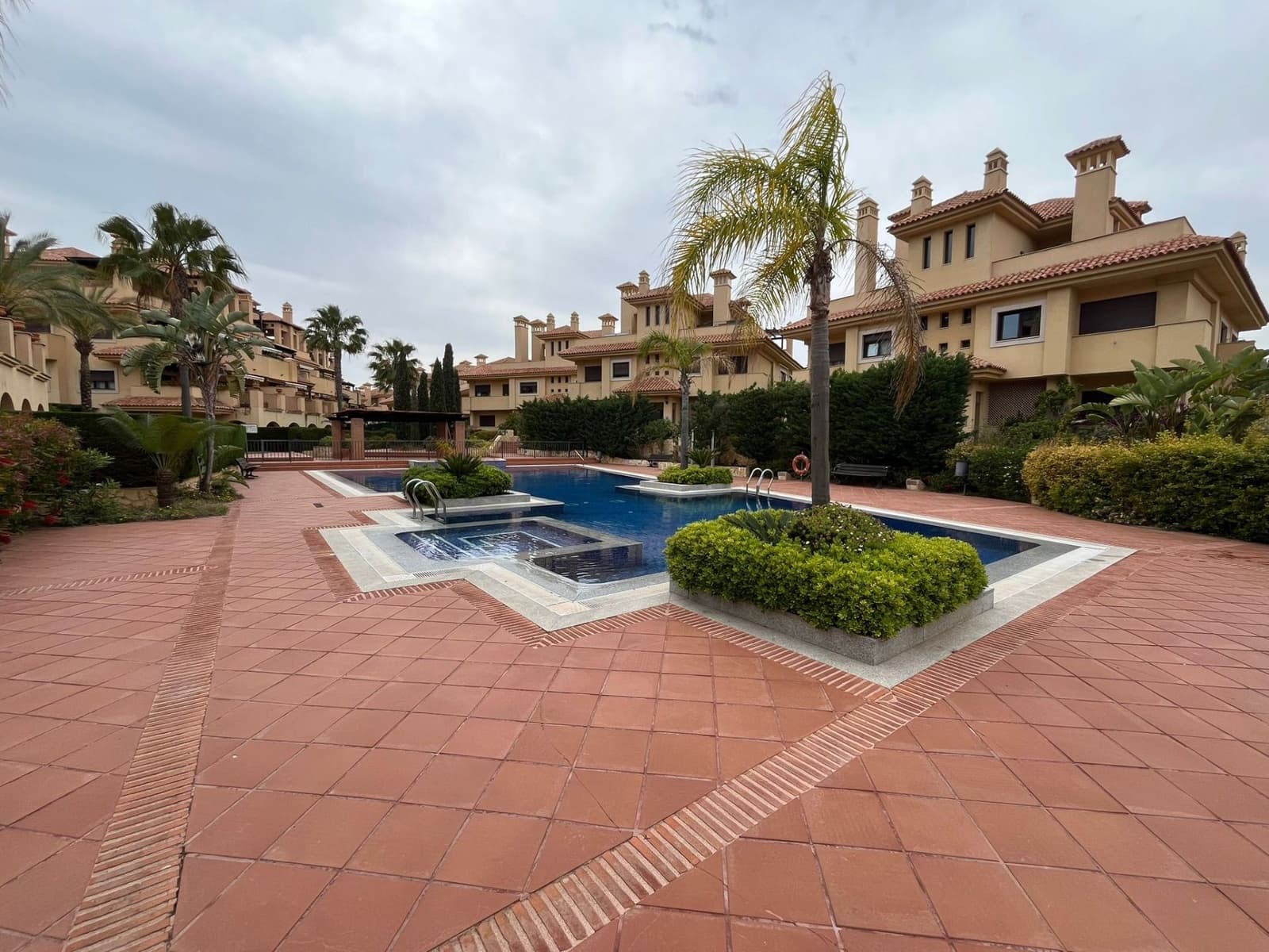 2 soveværelse Lejlighed til leje i Aguilas med swimmingpool - € 4.200 (Ref: 9923175)