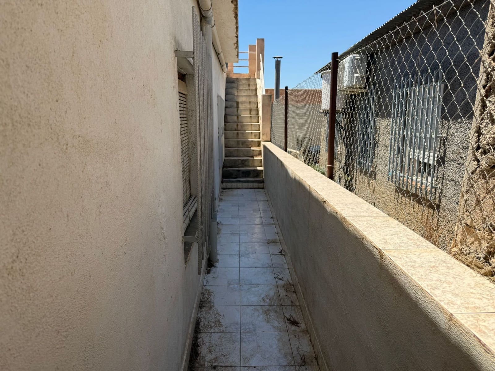 4 bedroom Finca/Country House for sale in Aguilas - € 149,900 (Ref: 9926714)