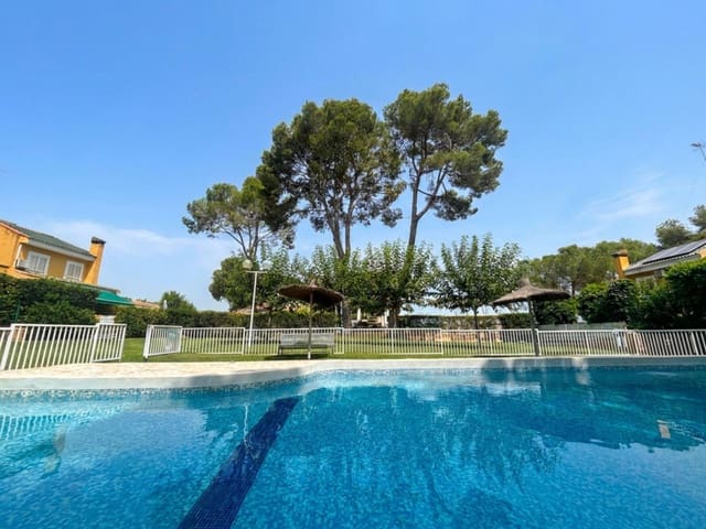 4 soverom Rekkehus til salgs i Campolivar, Godella med svømmebasseng garasje - € 529 000 (Ref: 10065161)