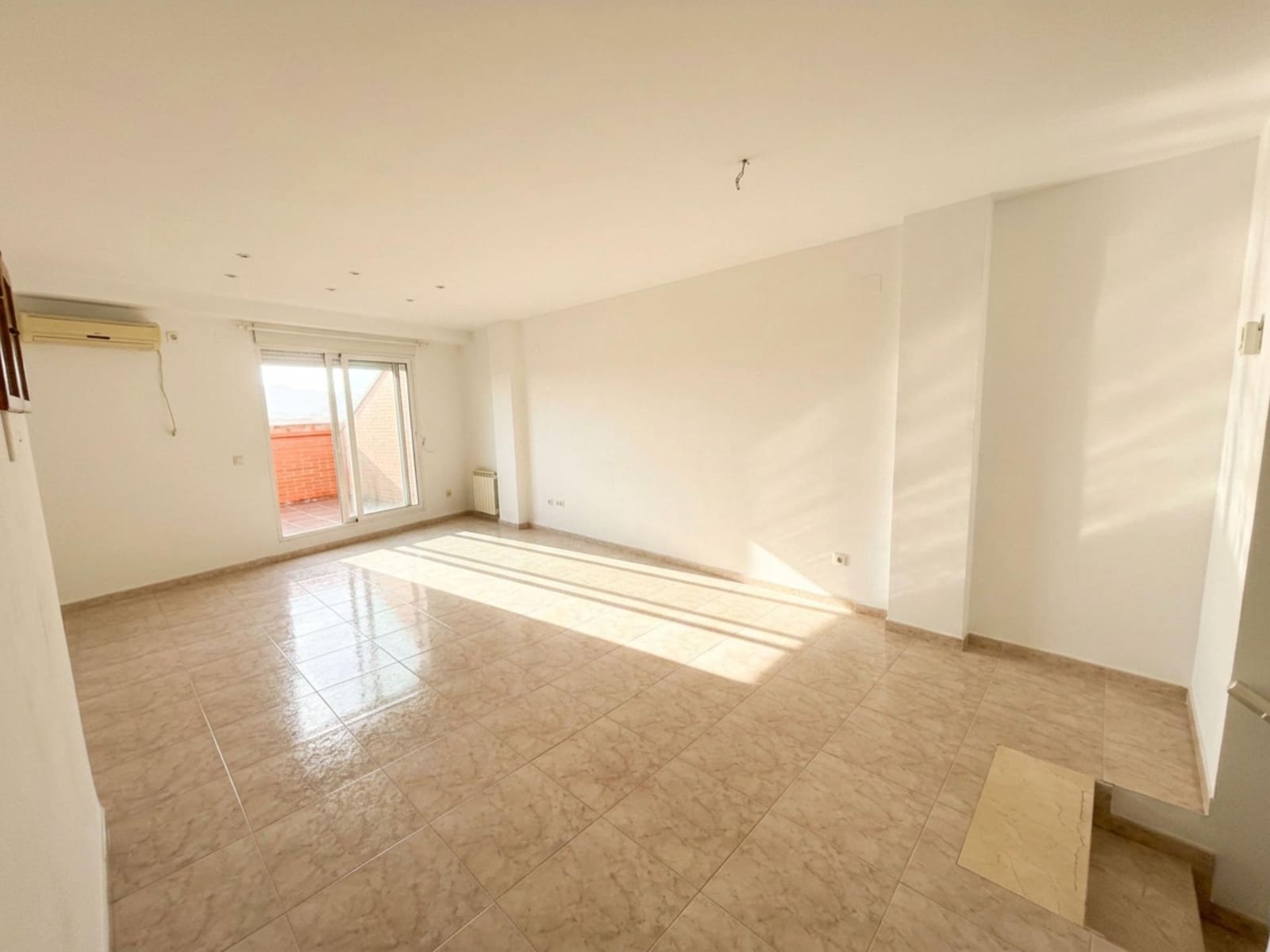 3 slaapkamer Penthouse te huur in Rocafort met garage - € 1.550 (Ref: 10068070)
