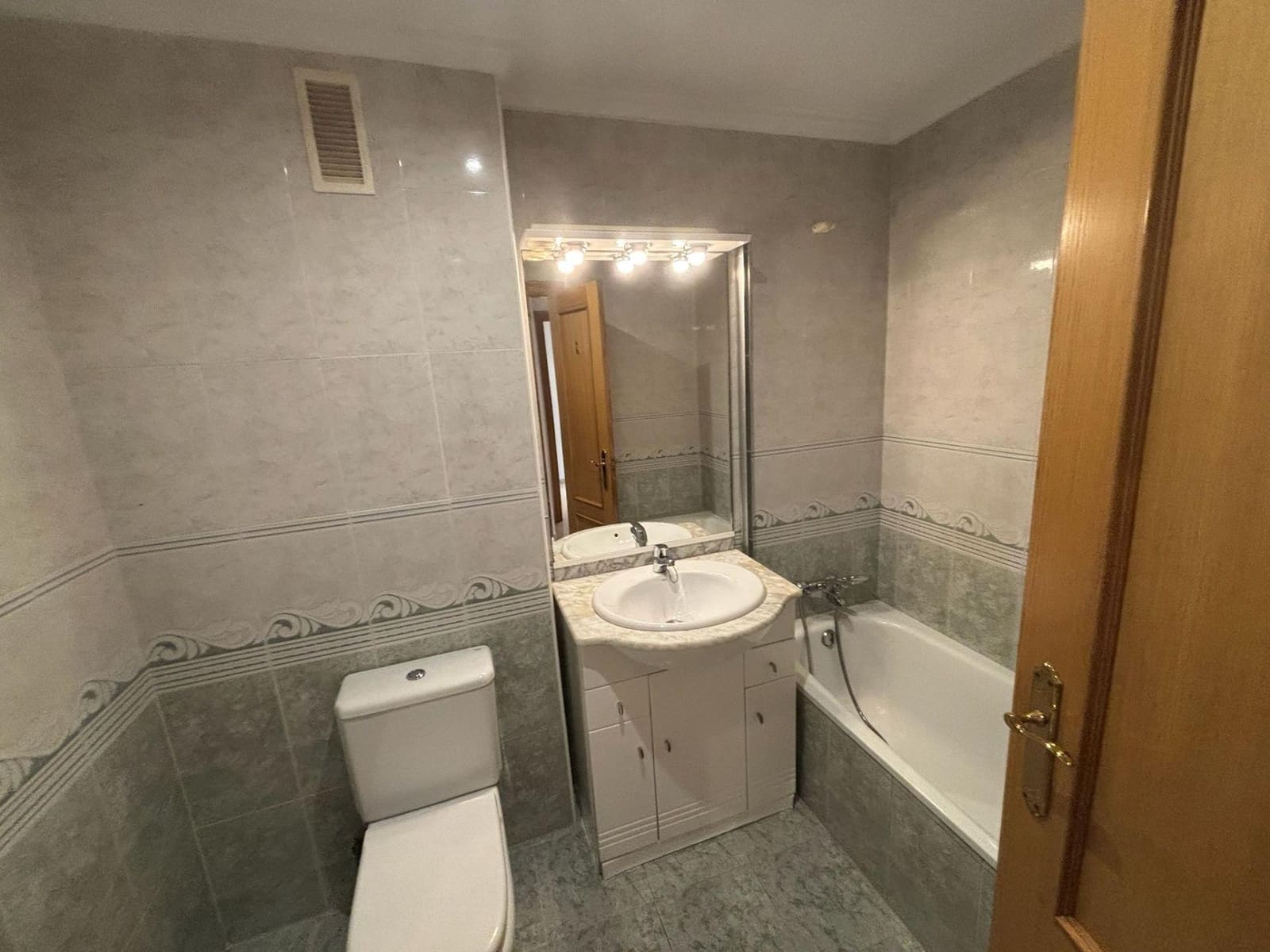 3 slaapkamer Penthouse te huur in Rocafort met garage - € 1.550 (Ref: 10068070)