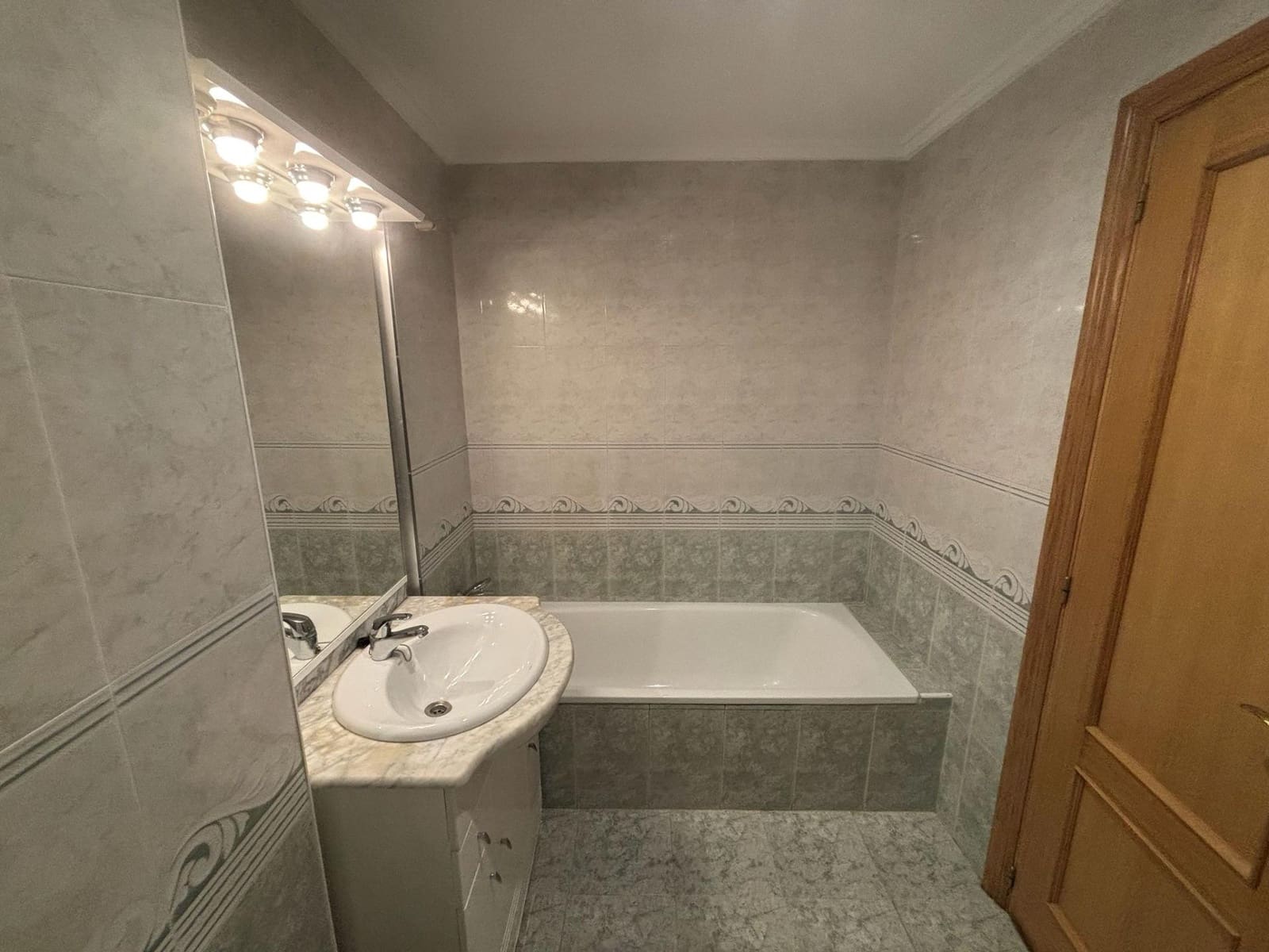 3 slaapkamer Penthouse te huur in Rocafort met garage - € 1.550 (Ref: 10068070)