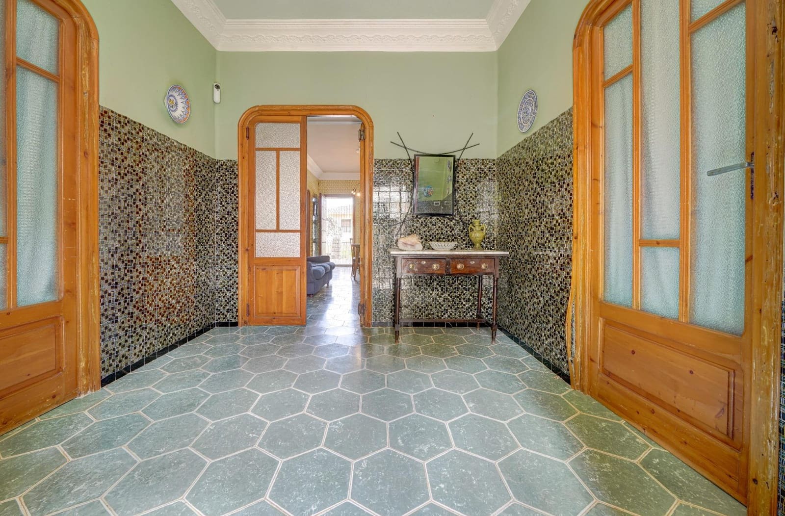 9 bedroom Villa for sale in Siete Aguas with garage - € 295,000 (Ref: 10068071)