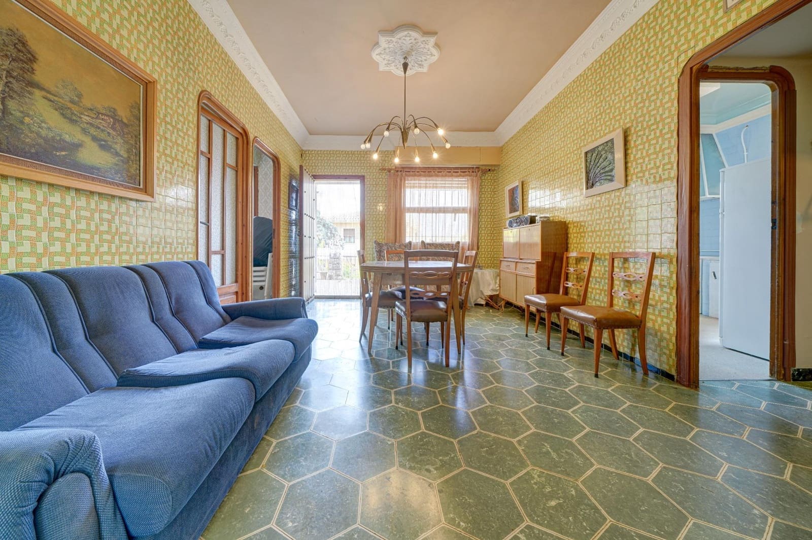 9 bedroom Villa for sale in Siete Aguas with garage - € 295,000 (Ref: 10068071)