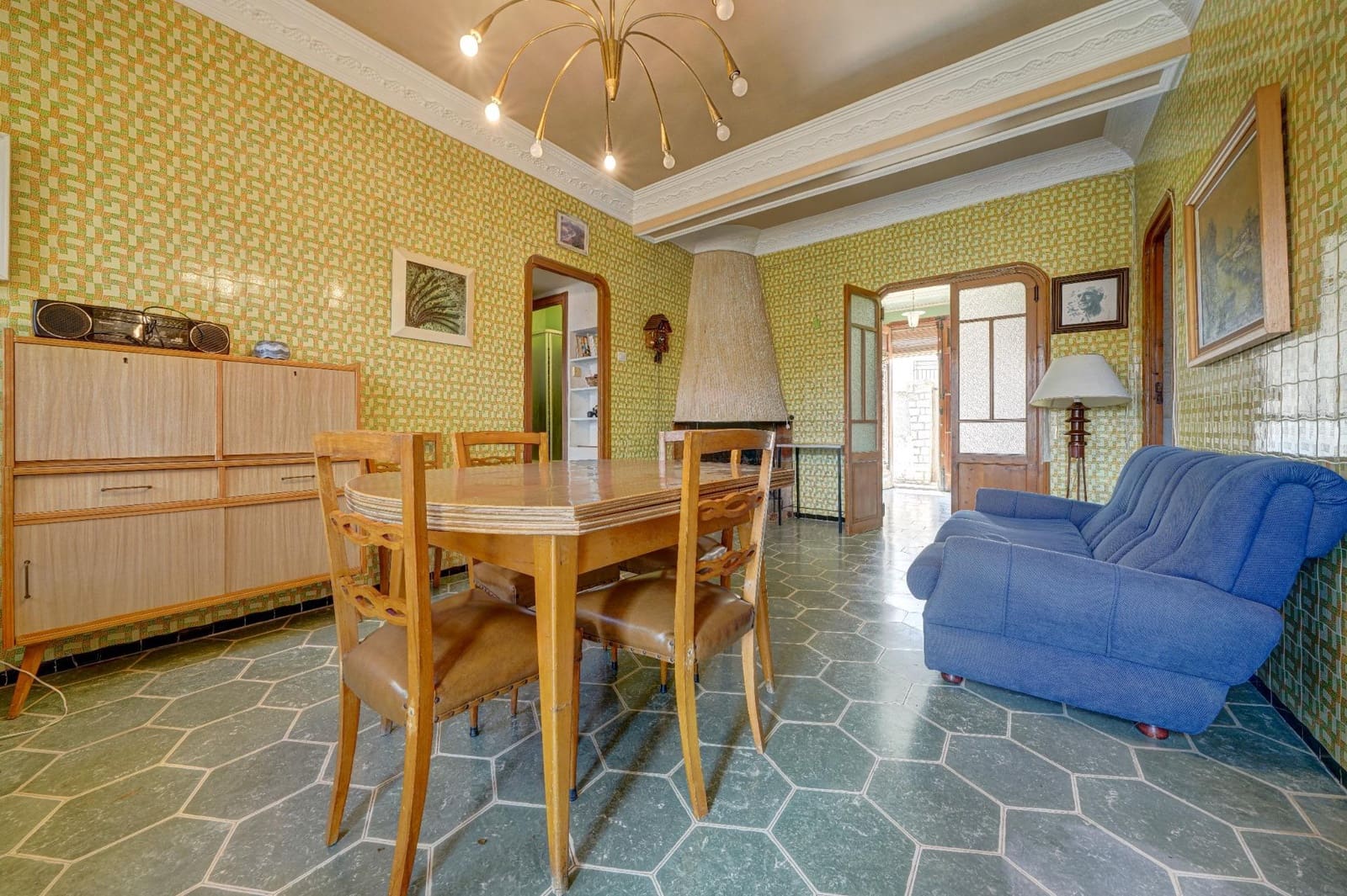 9 bedroom Villa for sale in Siete Aguas with garage - € 295,000 (Ref: 10068071)