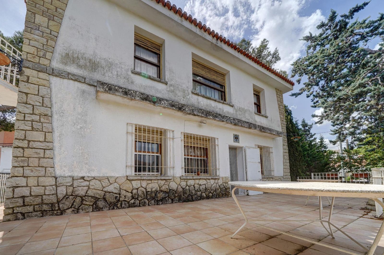 9 bedroom Villa for sale in Siete Aguas with garage - € 295,000 (Ref: 10068071)