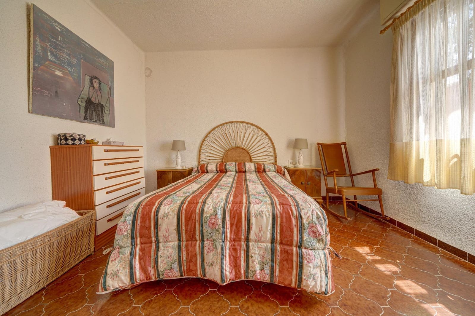 9 bedroom Villa for sale in Siete Aguas with garage - € 295,000 (Ref: 10068071)