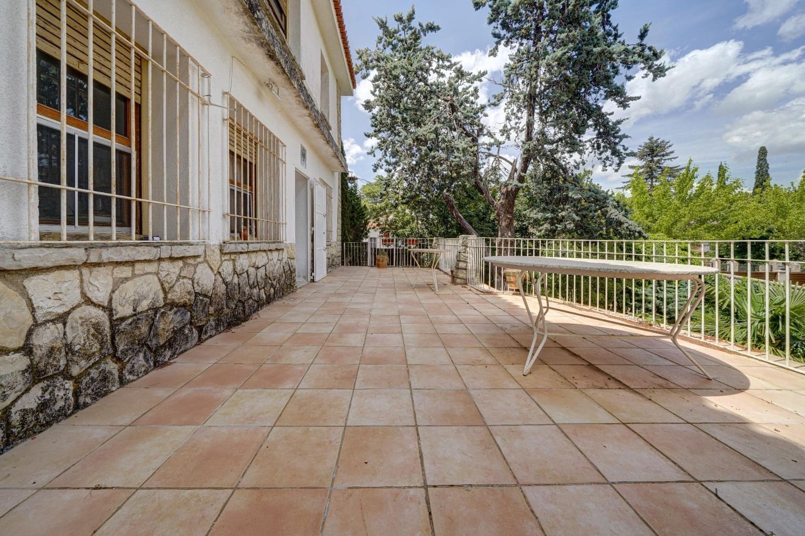 9 bedroom Villa for sale in Siete Aguas with garage - € 295,000 (Ref: 10068071)