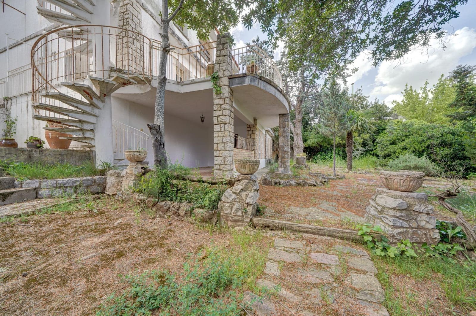 9 bedroom Villa for sale in Siete Aguas with garage - € 295,000 (Ref: 10068071)