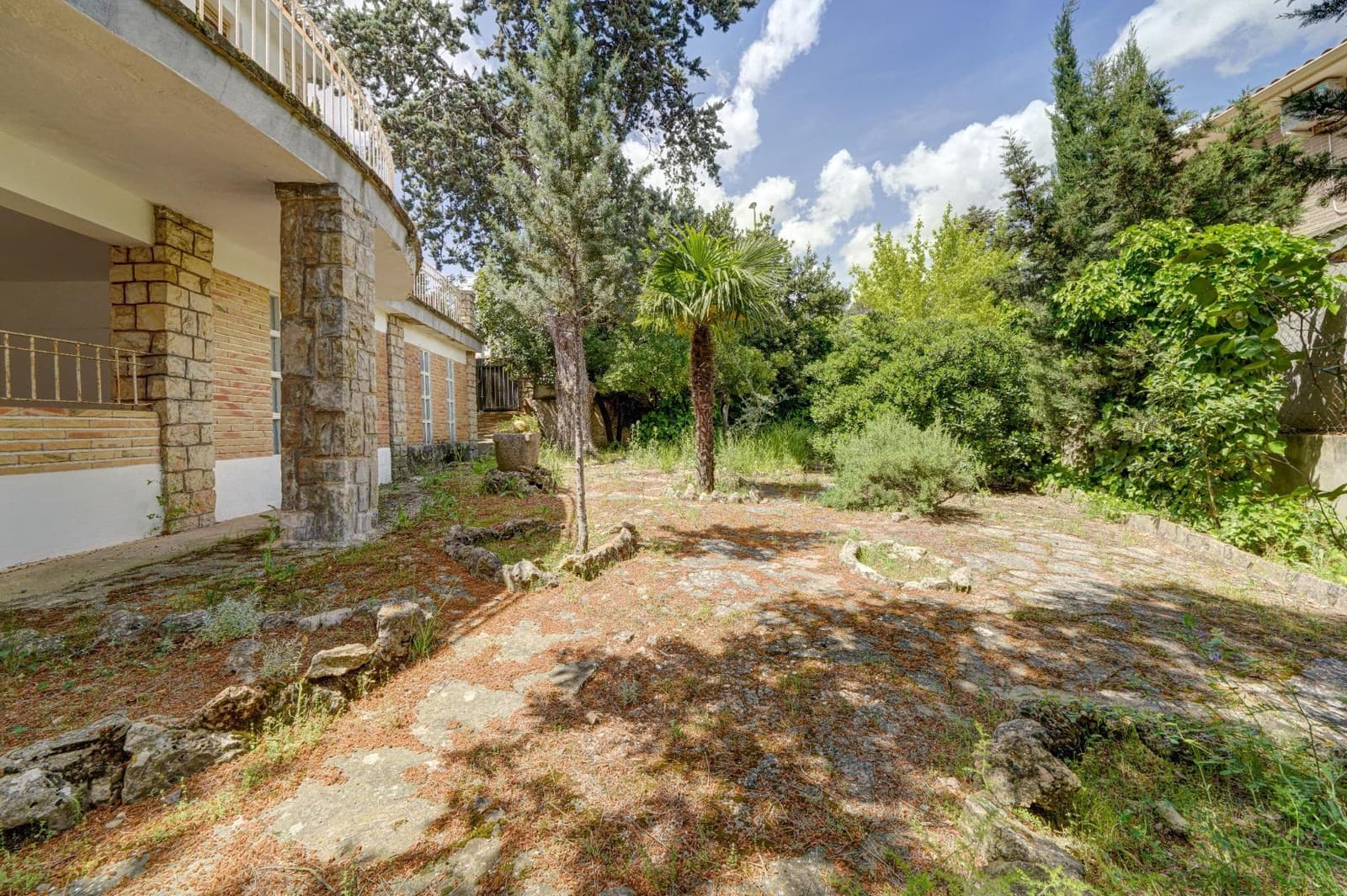 9 bedroom Villa for sale in Siete Aguas with garage - € 295,000 (Ref: 10068071)