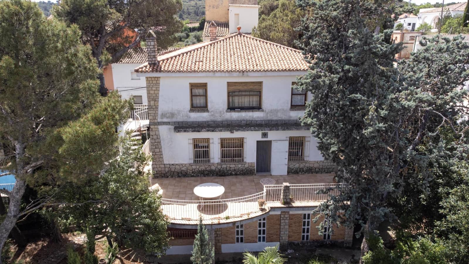 9 bedroom Villa for sale in Siete Aguas with garage - € 295,000 (Ref: 10068071)