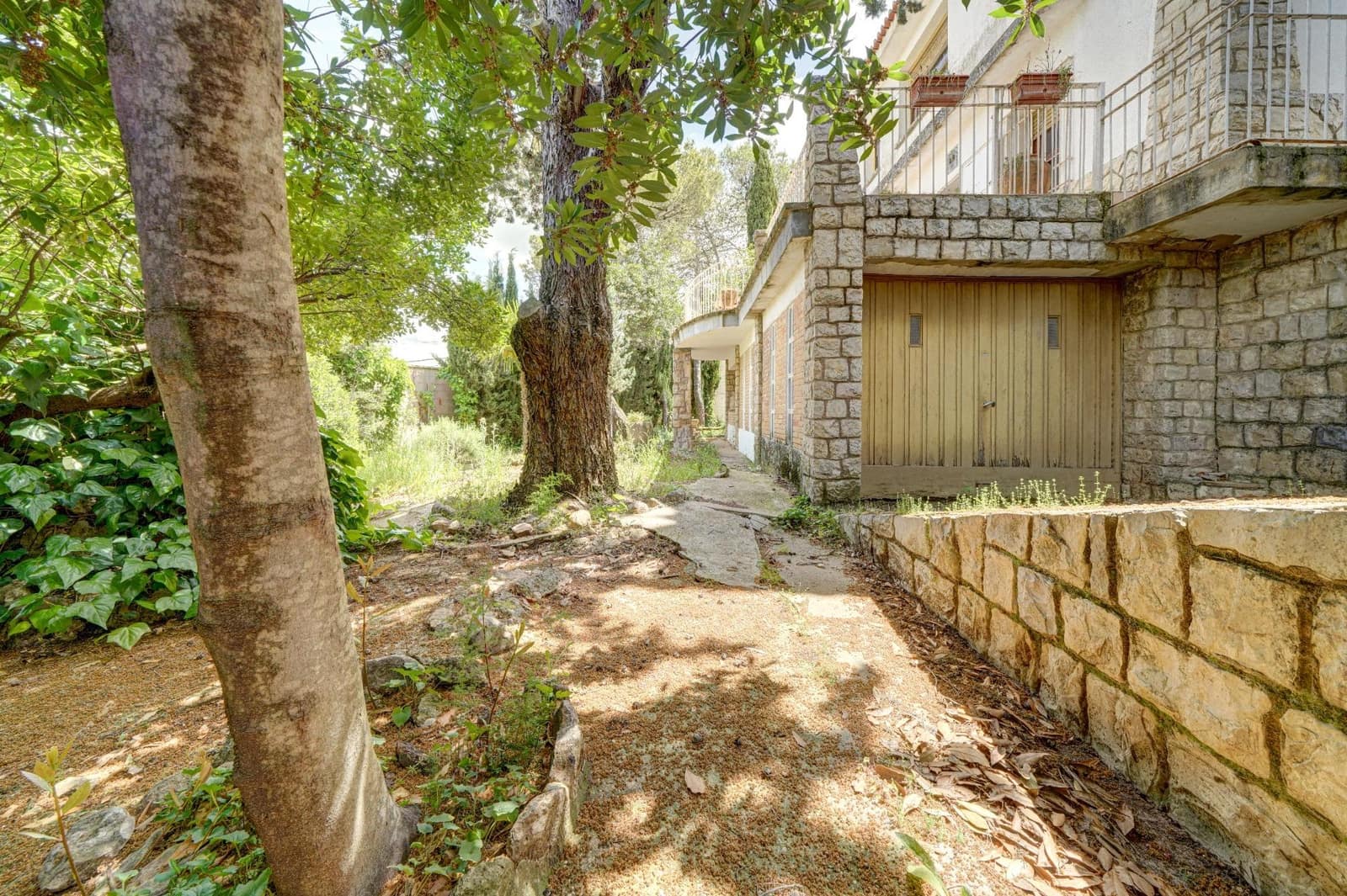 9 bedroom Villa for sale in Siete Aguas with garage - € 295,000 (Ref: 10068071)