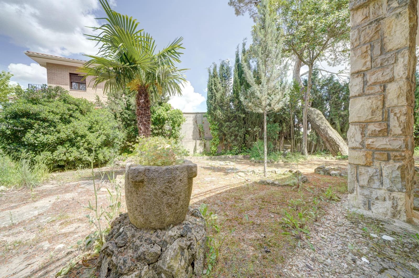 9 bedroom Villa for sale in Siete Aguas with garage - € 295,000 (Ref: 10068071)
