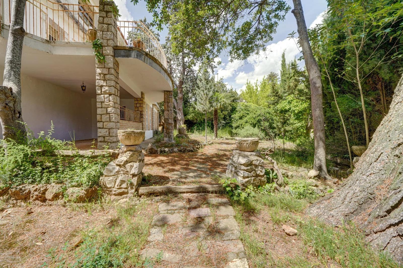 9 bedroom Villa for sale in Siete Aguas with garage - € 295,000 (Ref: 10068071)