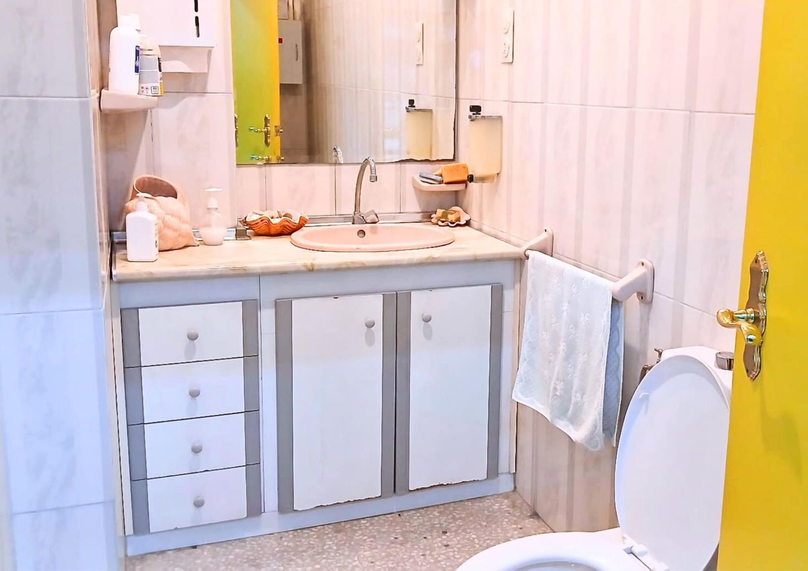 Erhverv til salg i Valencia by - € 445.000 (Ref: 10068072)