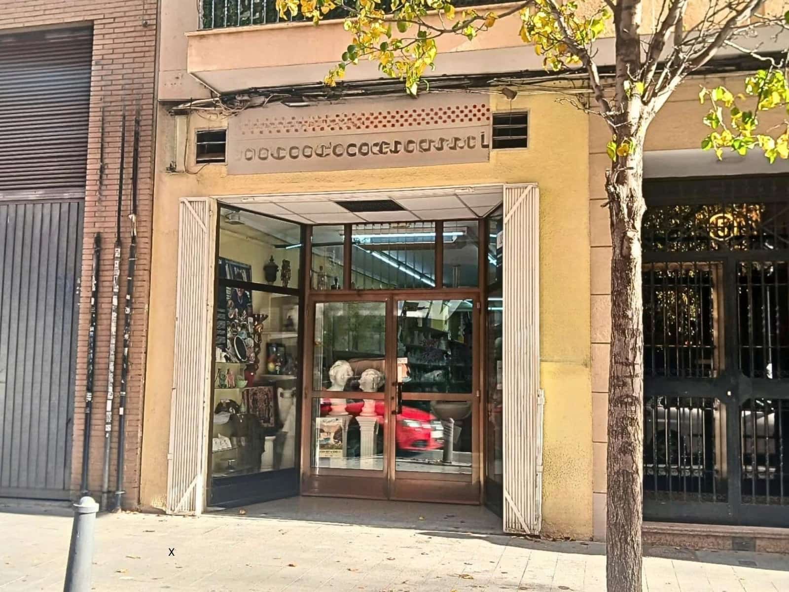 Erhverv til salg i Valencia by - € 445.000 (Ref: 10068072)