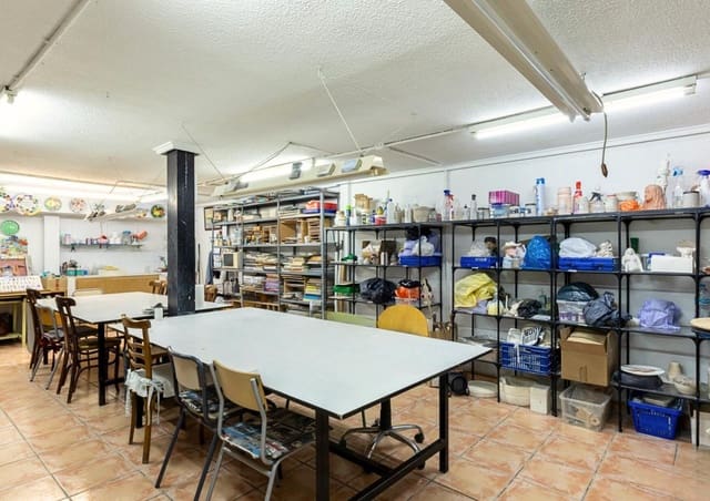 Erhverv til salg i Arrancapins, Valencia by - € 445.000 (Ref: 10068072)