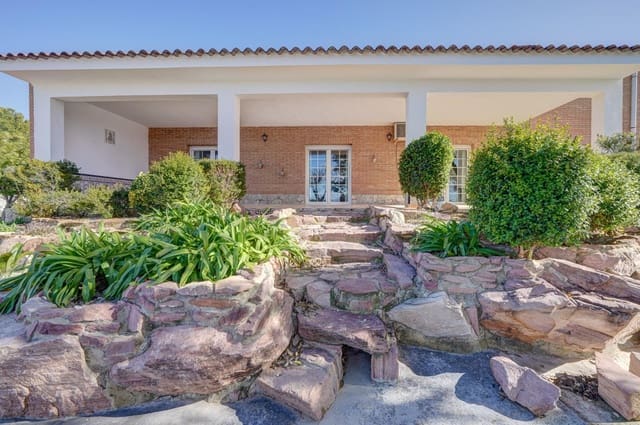 7 slaapkamer Finca/Landhuis te koop in Bétera met zwembad garage - € 650.000 (Ref: 10068074)