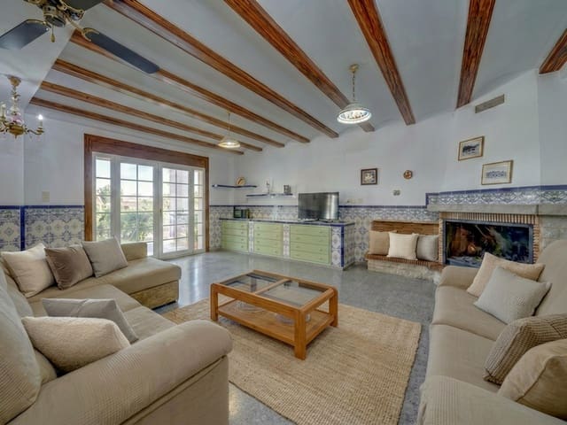 7 slaapkamer Finca/Landhuis te koop in Bétera met zwembad garage - € 650.000 (Ref: 10068074)