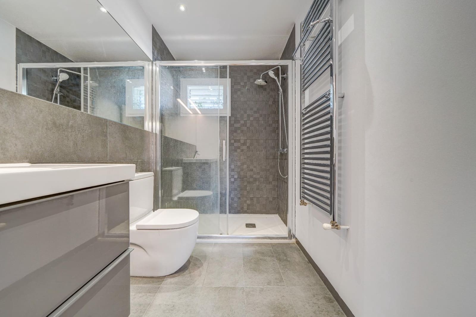 5 bedroom Villa for sale in La Canada with garage - € 840,000 (Ref: 10102781)