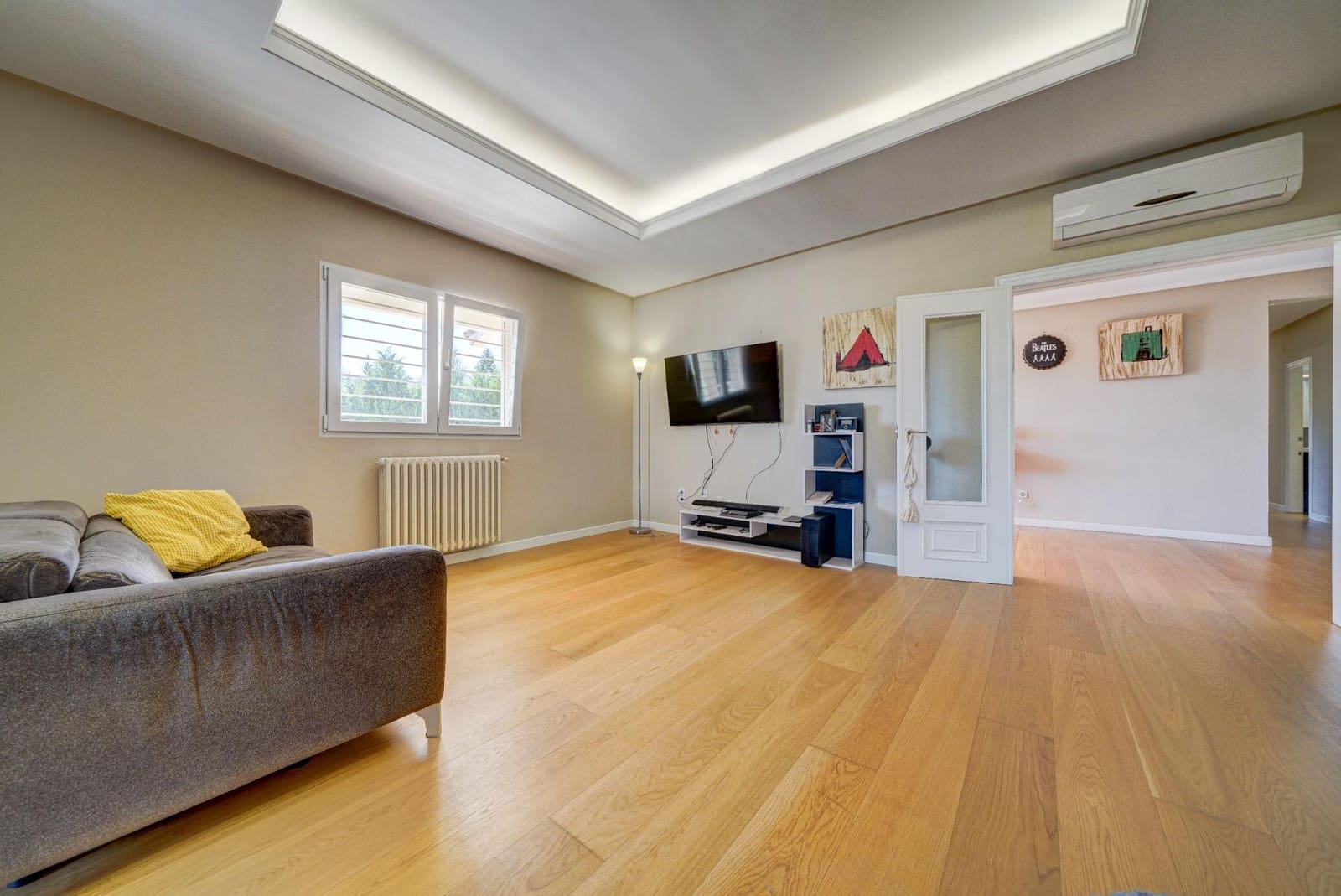 5 bedroom Villa for sale in La Canada with garage - € 840,000 (Ref: 10102781)