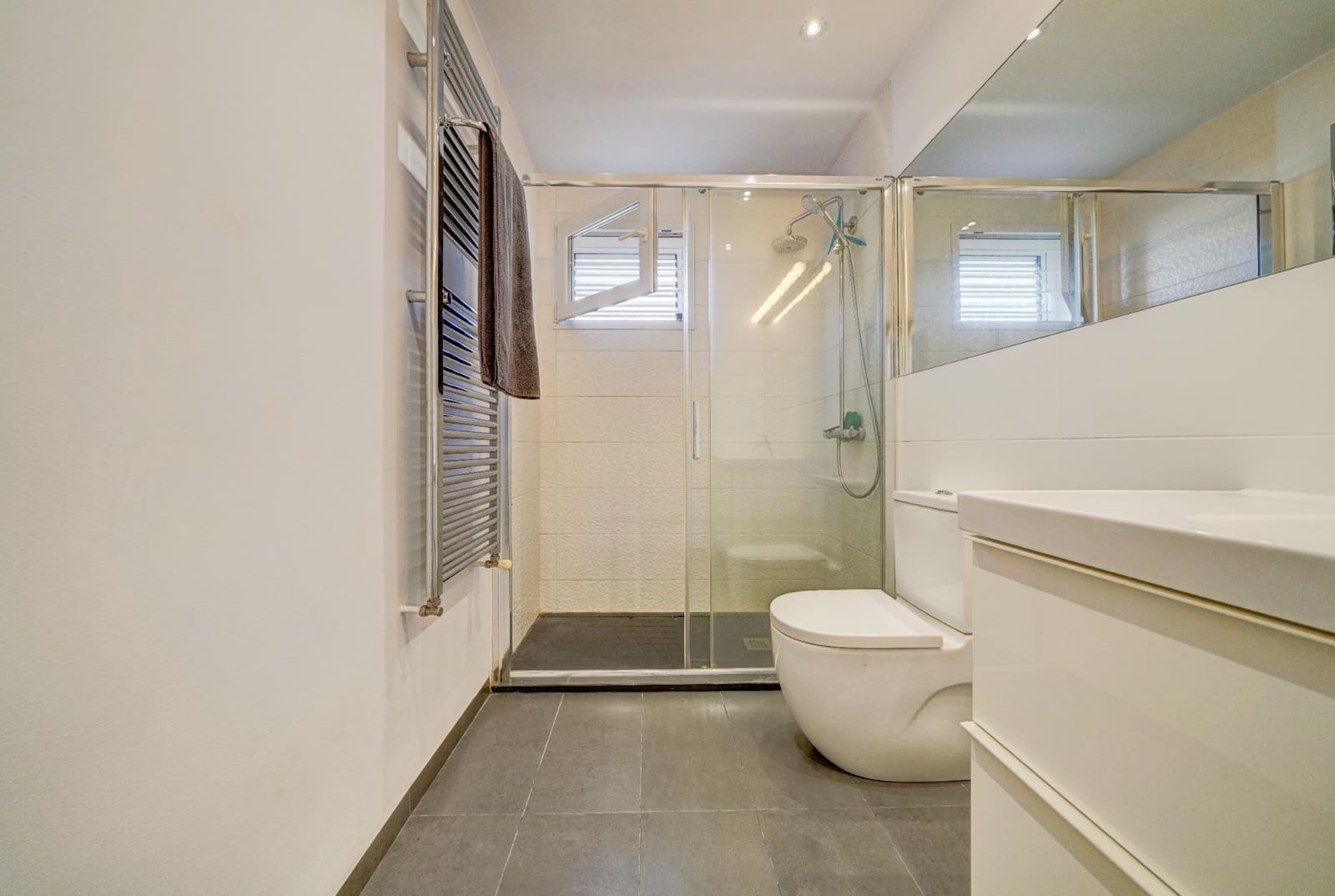 5 bedroom Villa for sale in La Canada with garage - € 840,000 (Ref: 10102781)