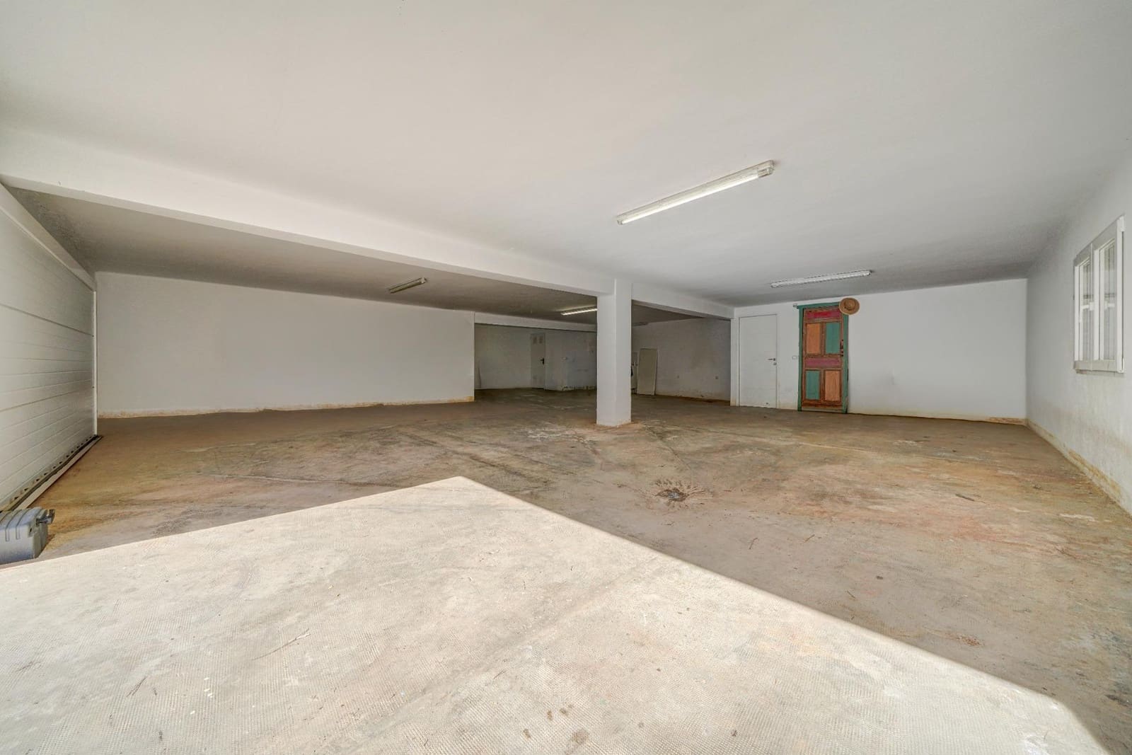 5 bedroom Villa for sale in La Canada with garage - € 840,000 (Ref: 10102781)