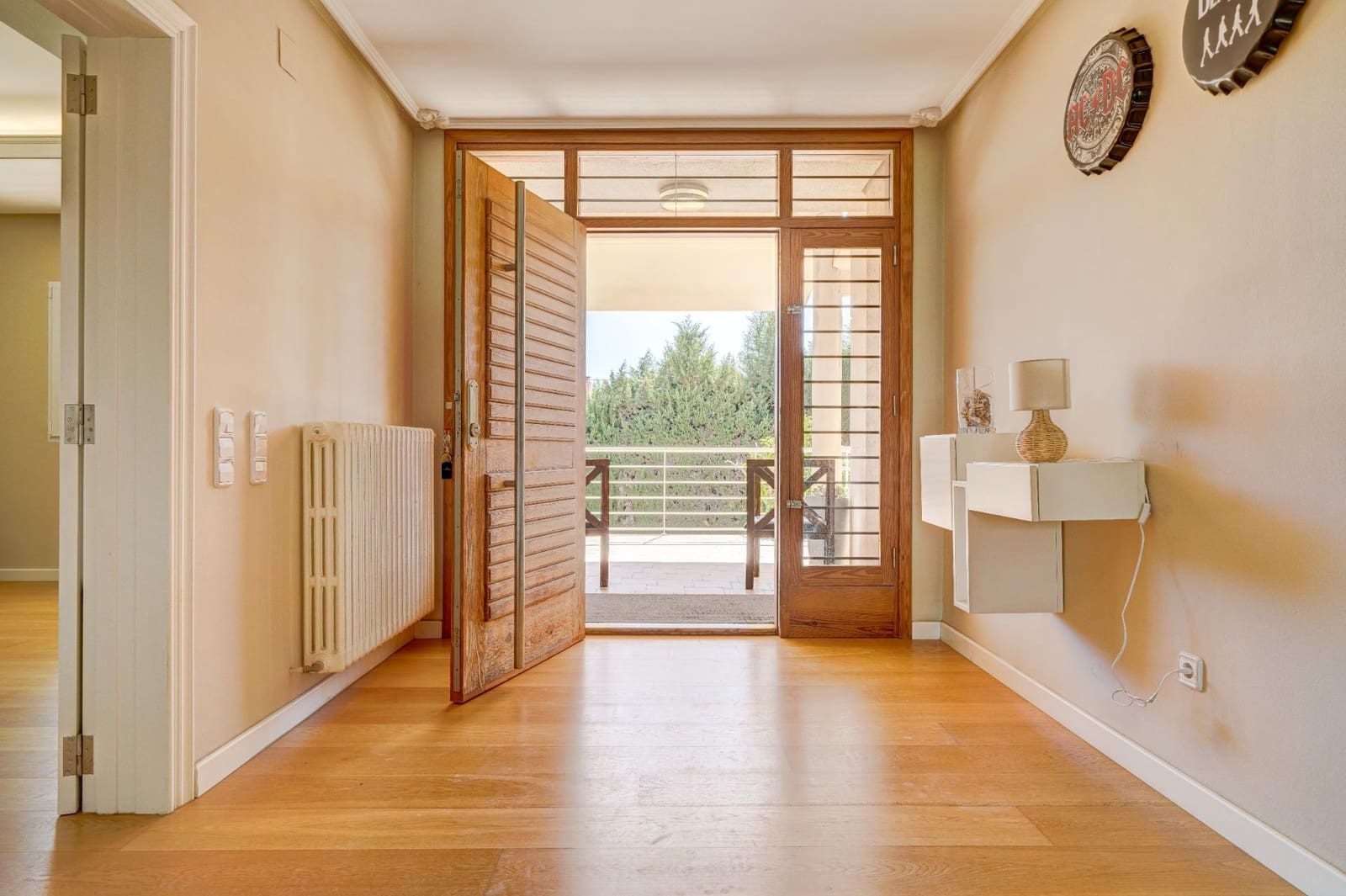 5 bedroom Villa for sale in La Canada with garage - € 840,000 (Ref: 10102781)