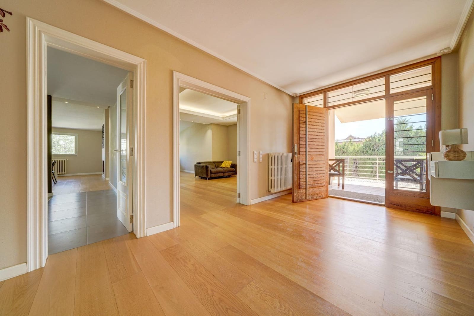 5 bedroom Villa for sale in La Canada with garage - € 840,000 (Ref: 10102781)