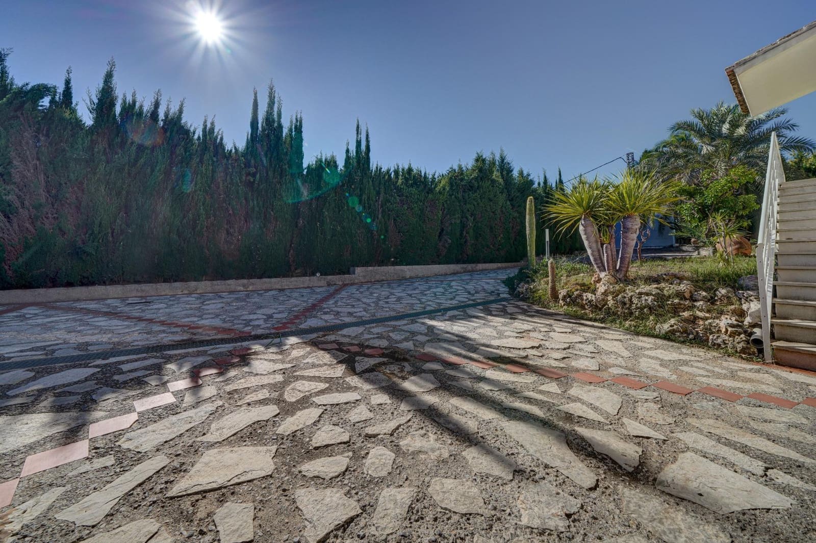 5 bedroom Villa for sale in La Canada with garage - € 840,000 (Ref: 10102781)