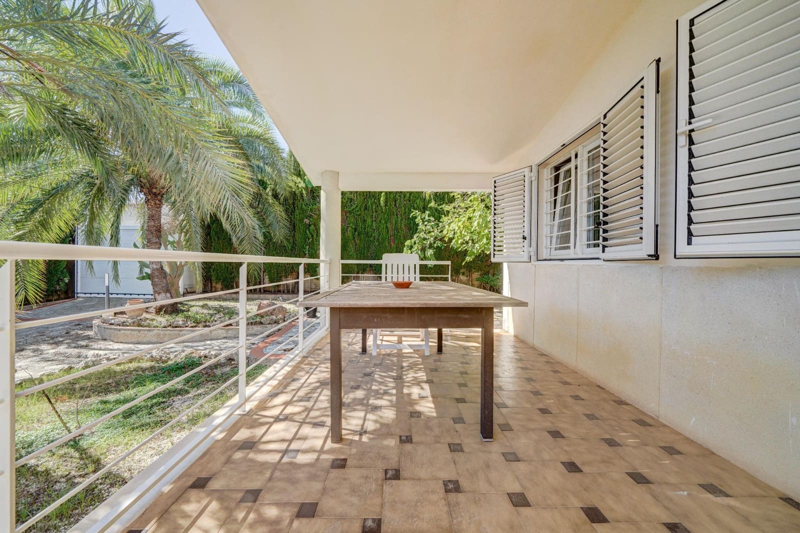 5 bedroom Villa for sale in La Canada with garage - € 840,000 (Ref: 10102781)