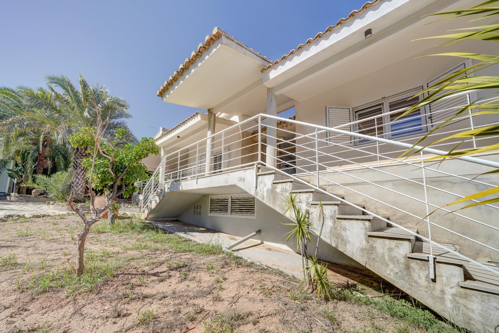 5 bedroom Villa for sale in La Canada with garage - € 840,000 (Ref: 10102781)