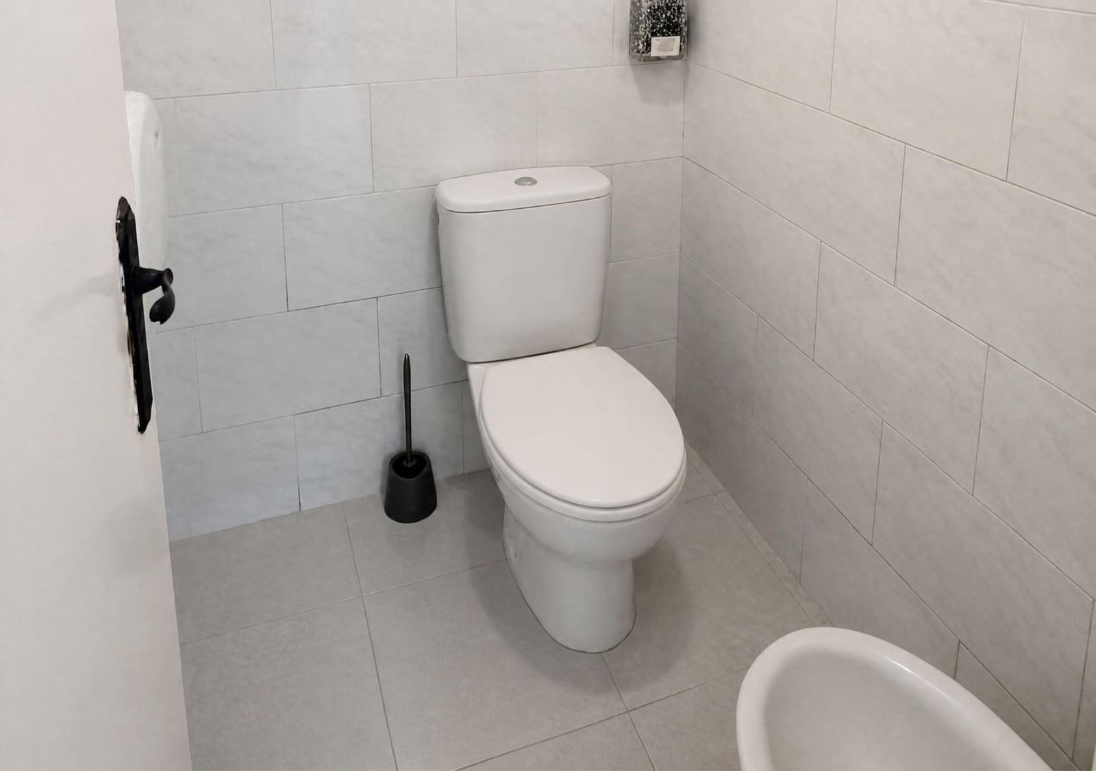 Business for rent in Paterna - € 6,500 (Ref: 10177357)