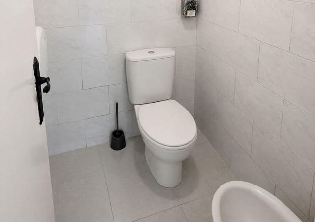 Business for rent in Paterna - € 6,500 (Ref: 10177357)