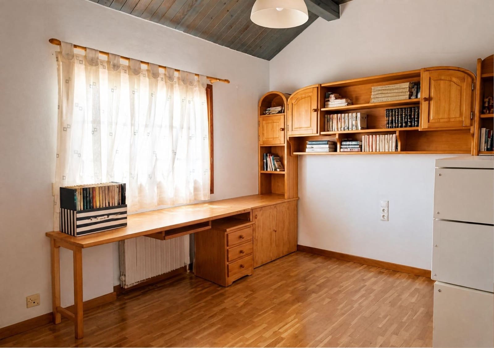6 bedroom Villa for sale in Paterna with pool garage - € 980,000 (Ref: 10177358)
