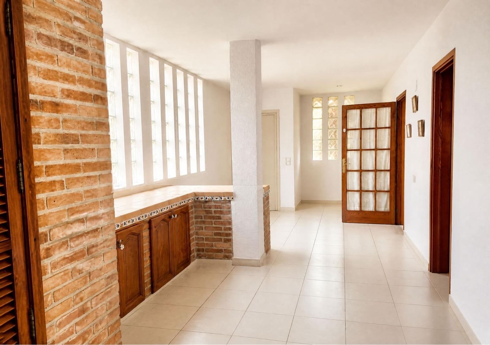 6 bedroom Villa for sale in Paterna with pool garage - € 980,000 (Ref: 10177358)